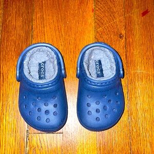 Navy blue Baby crocs with fur insides